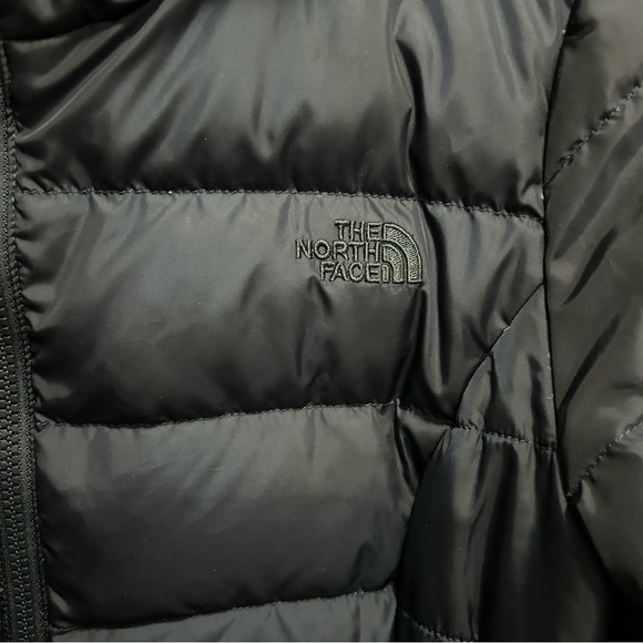 The North Face Women's Dark Blue Puffer Jacket - Picture 2 of 4